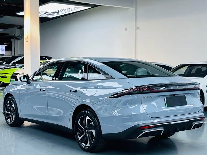 Geely Galaxy L6 2024 2024款 125km PLUS 龙腾版