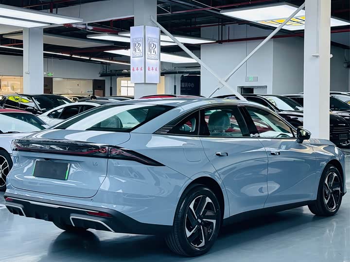 Geely Galaxy L6 2024 2024款 125km PLUS 龙腾版