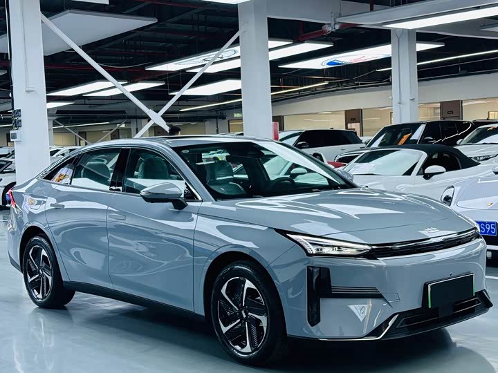 Geely Galaxy L6 2024 2024款 125km PLUS 龙腾版