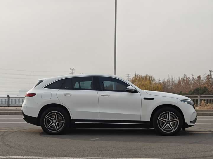 2022 Mercedes-Benz EQC