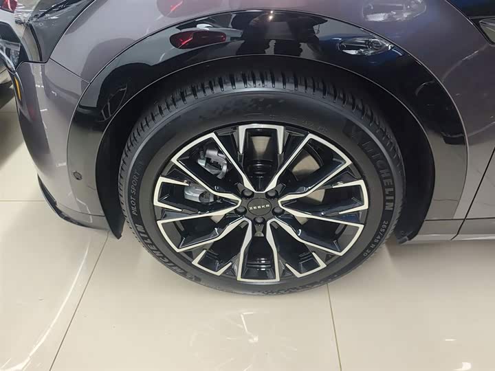 Zeekr 7X 2025 2025款 100kWh 长续航四驱智驾版