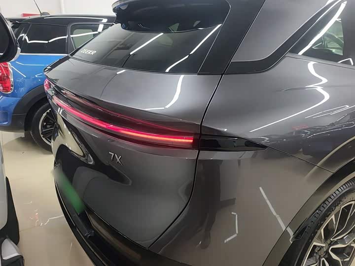 Zeekr 7X 2025 2025款 100kWh 长续航四驱智驾版