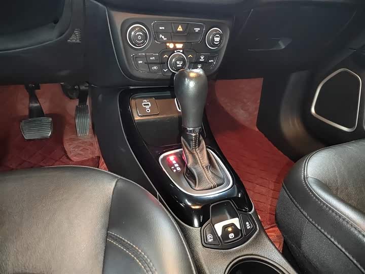 Jeep Compass 2020 2020款 220T 自动精英版