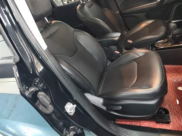 Jeep Compass 2020 2020款 220T 自动精英版