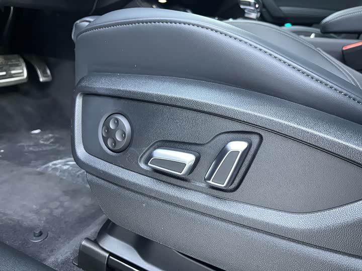 Audi Q5L 2025 2025款 45 TFSI 豪华动感型