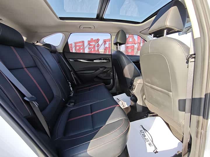 Kia KX3 2021 2021款 1.5L CVT焕新版