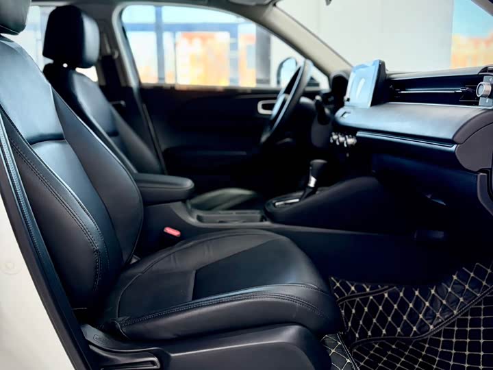 Honda Vezel 2023 2023款 1.5L CVT精英版