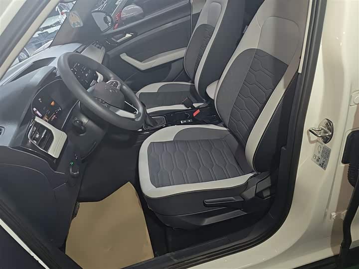 Volkswagen Tharu 2025 2025款 新锐 300TSI 锐意版