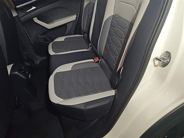 Volkswagen Tharu 2025 2025款 新锐 300TSI 锐意版