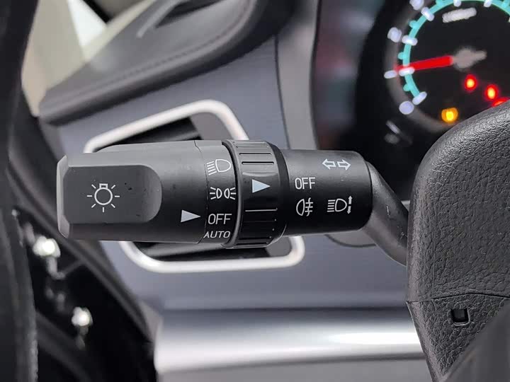 Dongfeng Forthing Lingzhi M5 2024 2024款 M5L 1.5T 手动豪华型 7座