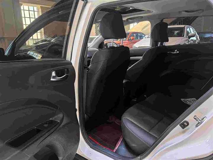 Kia KX1 2021 2021款 1.4L CVT天窗款