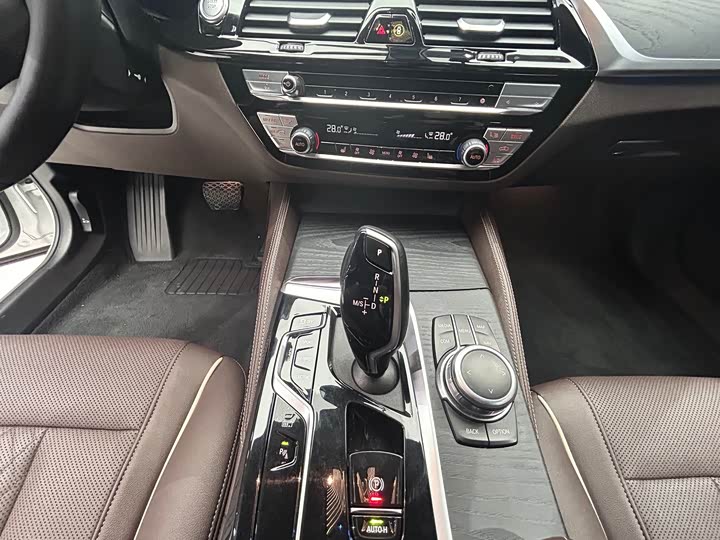 BMW 5 Series Hybrid 2022 2022款 535Le M运动套装