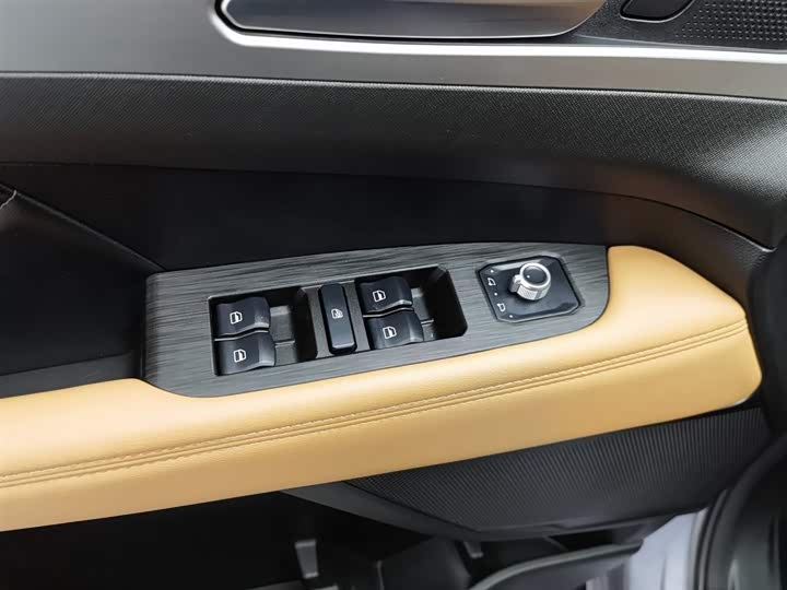 Haval H5 2023 2023款 2.0T自动两驱领英 汽油