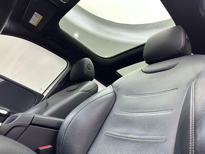 Mercedes-Benz EQB 2022 2022款 EQB 350 4MATIC 首发特别版