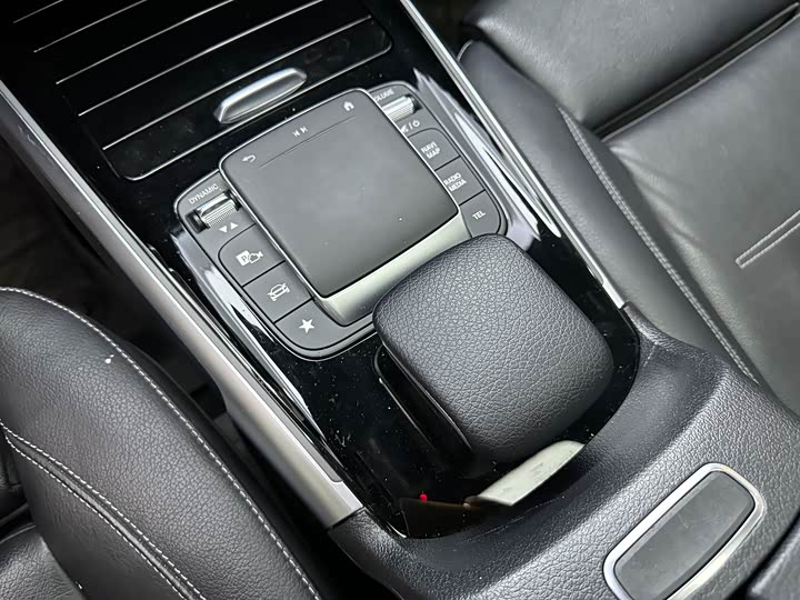 Mercedes-Benz EQB 2022 2022款 EQB 350 4MATIC 首发特别版