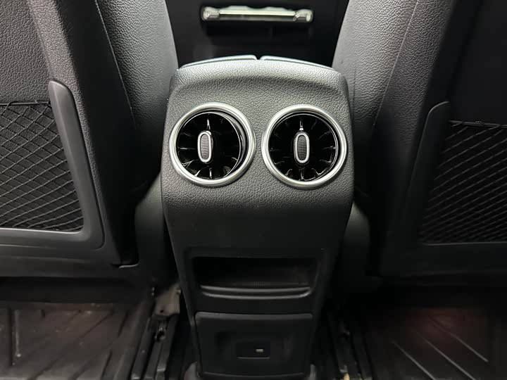 Mercedes-Benz EQB 2022 2022款 EQB 350 4MATIC 首发特别版