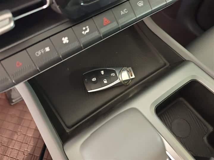 BAIC Beijing BJ40 2024 2024款 2.0T 全新刀锋英雄版 攀登者