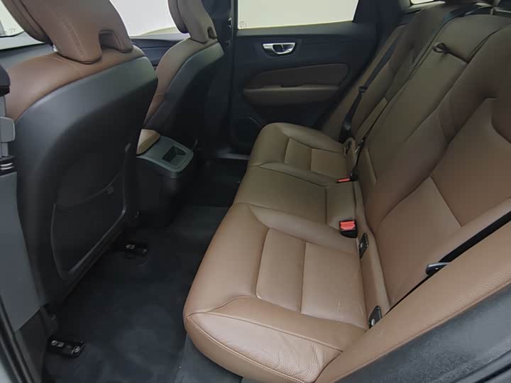 Volvo XC60 2025 2025款 B5 四驱智逸豪华版