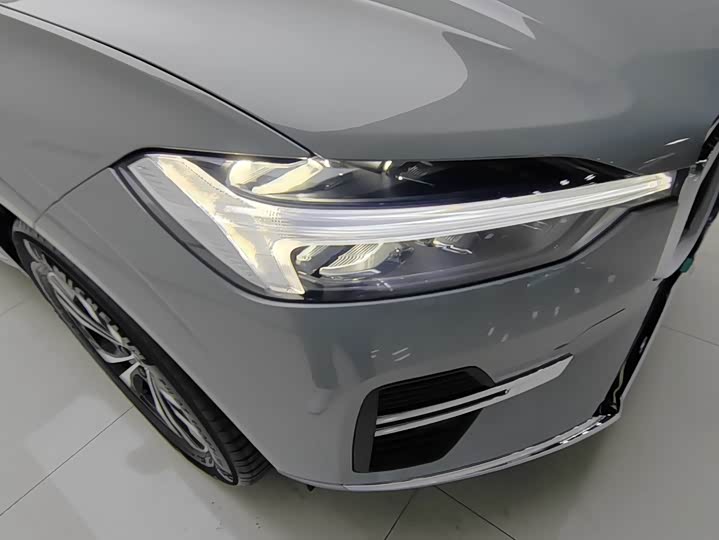 Volvo XC60 2025 2025款 B5 四驱智逸豪华版