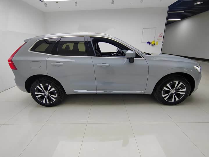 Volvo XC60 2025 2025款 B5 四驱智逸豪华版