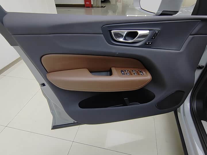 Volvo XC60 2025 2025款 B5 四驱智逸豪华版
