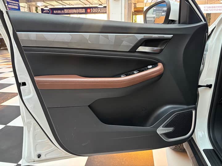 Geely Vision X6 2021 2021款 PRO 1.4T 自动尊贵型