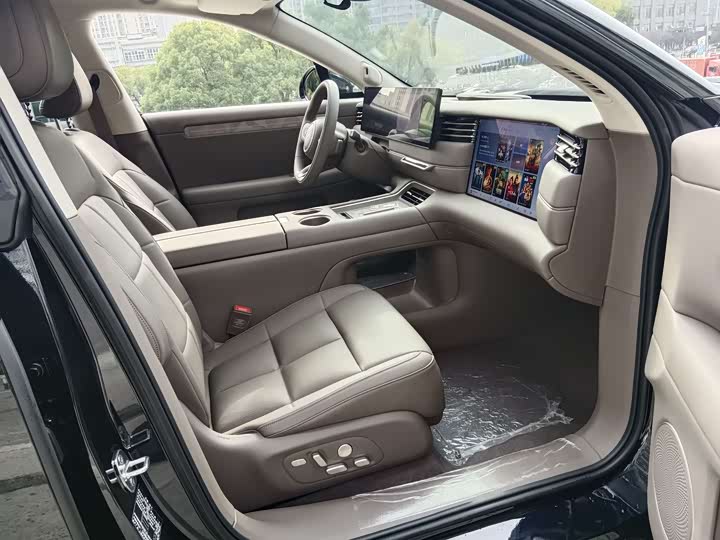 IM motors LS6 2026 2026款 增程 66 Max+