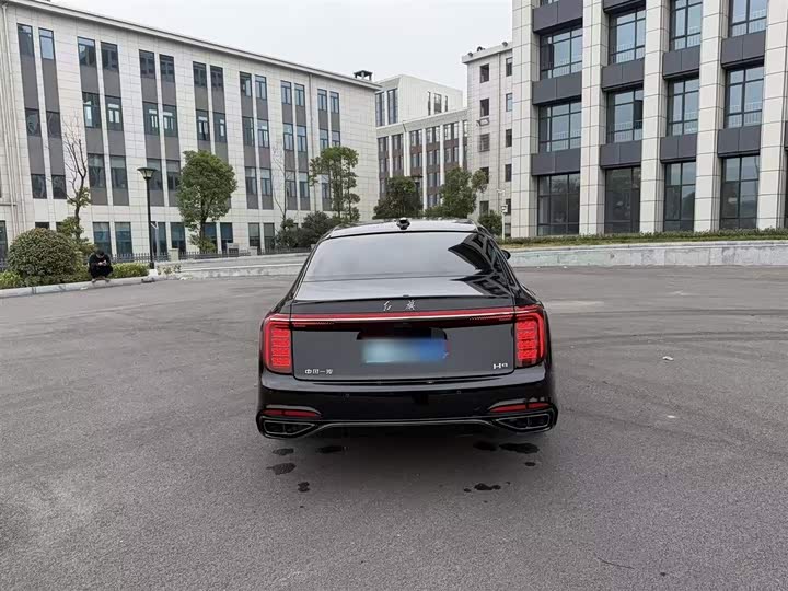 Hongqi H9 2025 2025款 2.0T 两驱旗享私享风尚版 5座