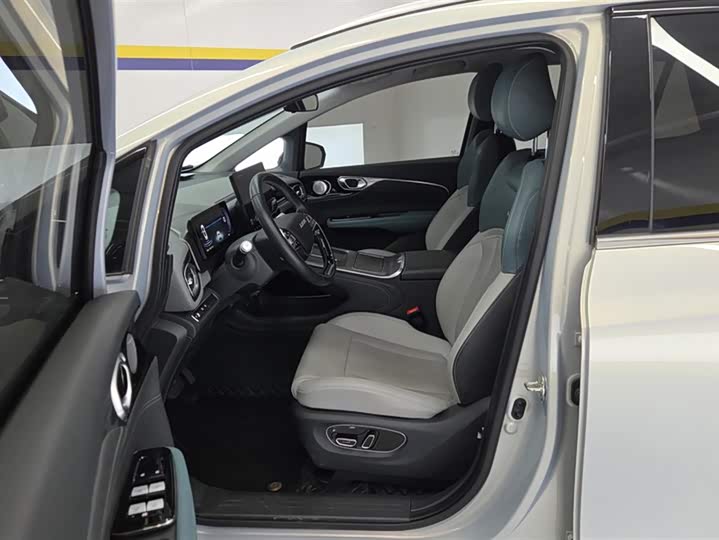 GAC Aion V 2024 2024款 Plus 70 星耀版 磷酸铁锂