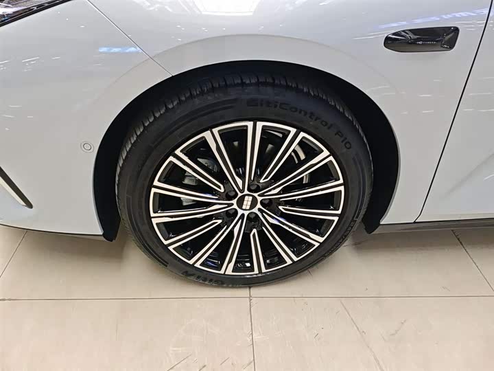 Geely Galaxy Starshine 8 EM-i 2025 2025款 130km EM-i 旗舰版