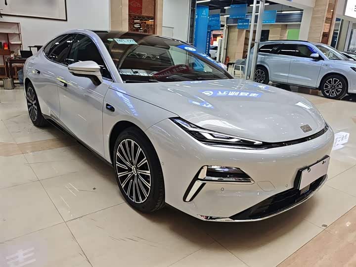 Geely Galaxy Starshine 8 EM-i 2025 2025款 130km EM-i 旗舰版