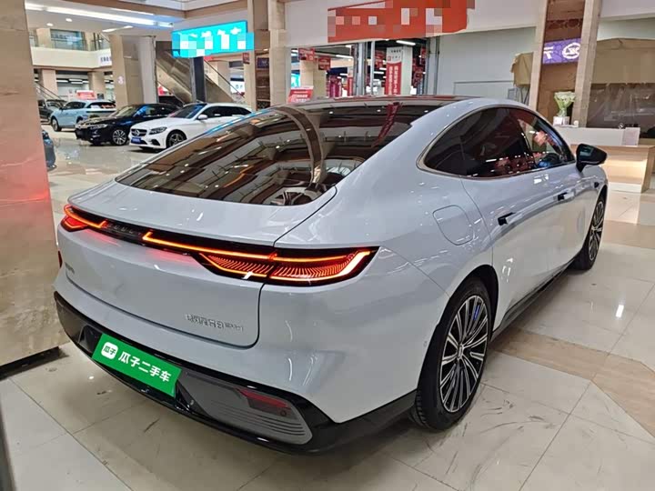Geely Galaxy Starshine 8 EM-i 2025 2025款 130km EM-i 旗舰版