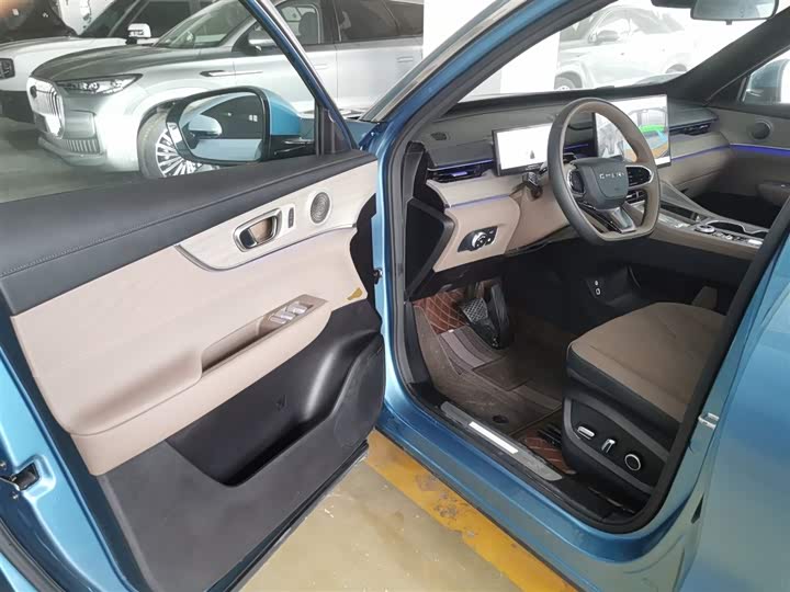 Chery Tiggo 8 Plus C-DM 2025 2025款 1.5T 116km 尊贵型 5座