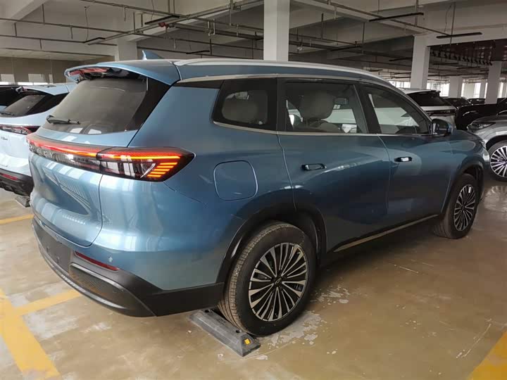 Chery Tiggo 8 Plus C-DM 2025 2025款 1.5T 116km 尊贵型 5座