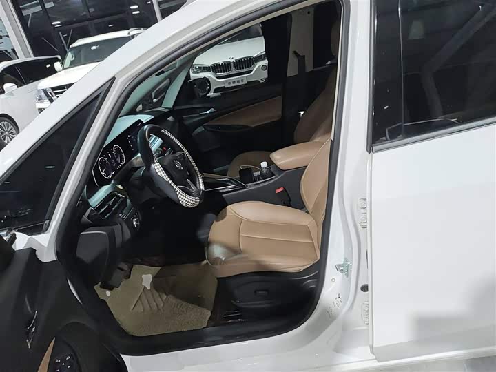 Buick GL6 2021 2021款 323T 轻混动互联豪华型