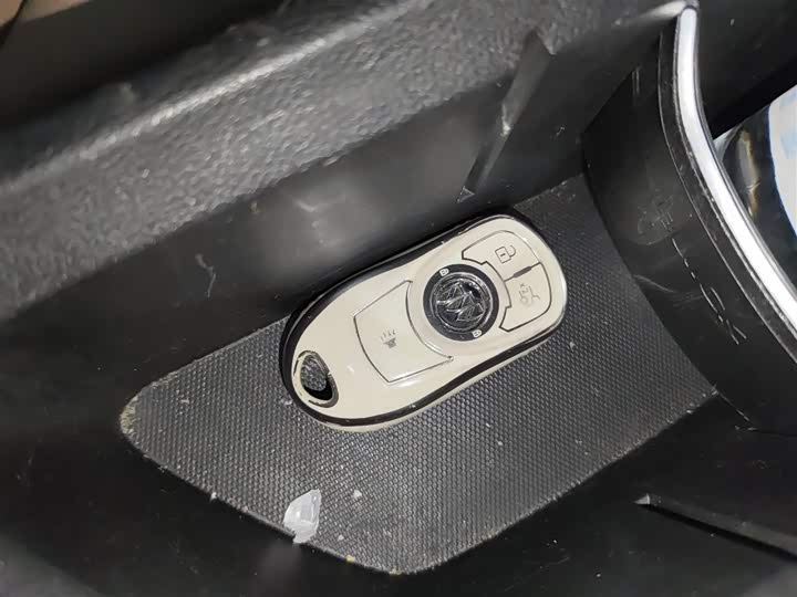 Buick GL6 2021 2021款 323T 轻混动互联豪华型