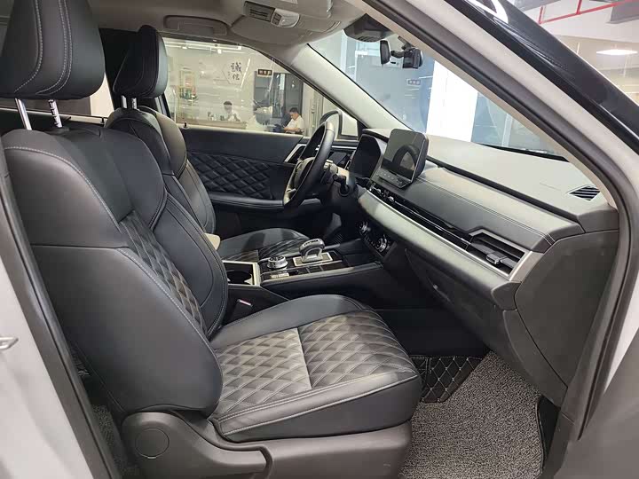 Mitsubishi Outlander 2023 2023款 1.5T CVT四驱尊耀版 7座