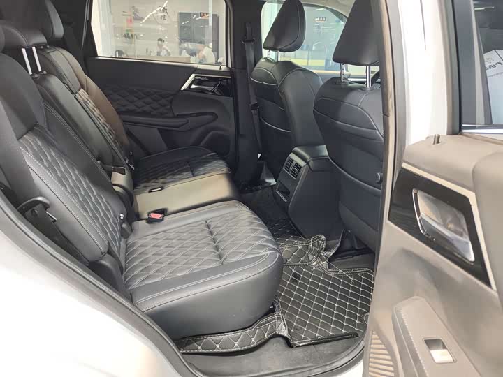 Mitsubishi Outlander 2023 2023款 1.5T CVT四驱尊耀版 7座