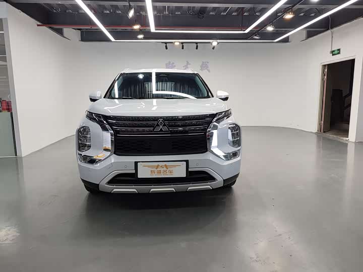 Mitsubishi Outlander 2023 2023款 1.5T CVT四驱尊耀版 7座