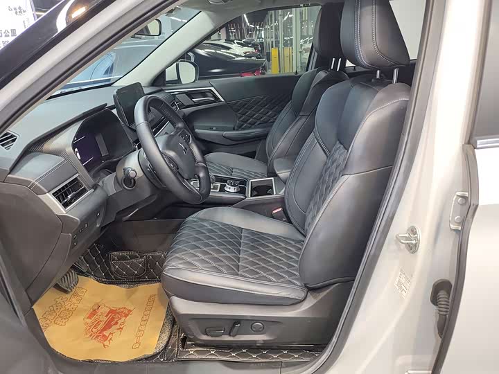 Mitsubishi Outlander 2023 2023款 1.5T CVT四驱尊耀版 7座