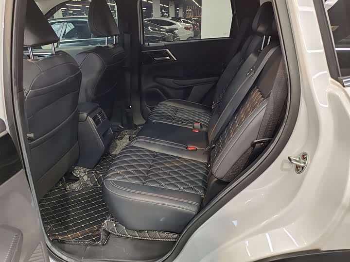 Mitsubishi Outlander 2023 2023款 1.5T CVT四驱尊耀版 7座