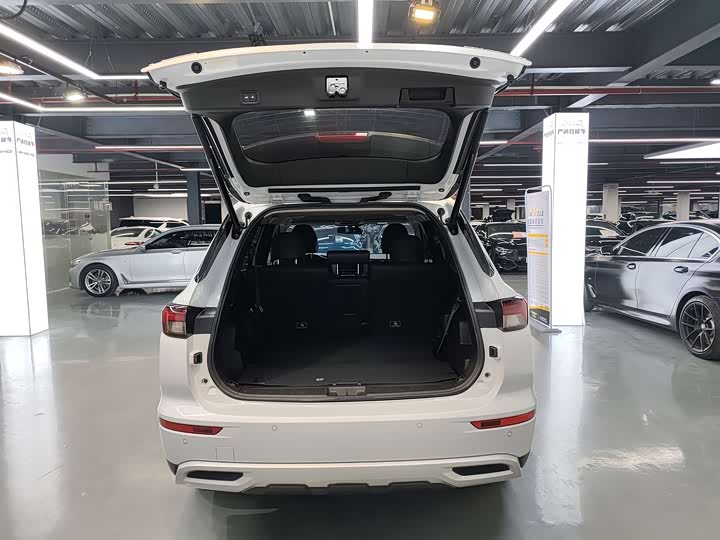 Mitsubishi Outlander 2023 2023款 1.5T CVT四驱尊耀版 7座