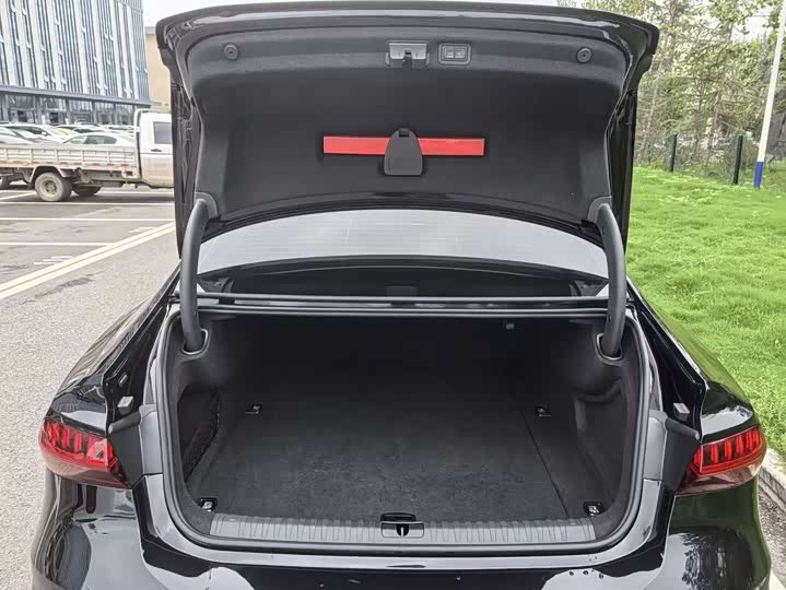 Audi A7L 2024 2024款 45 TFSI quattro S-line 黑武士版