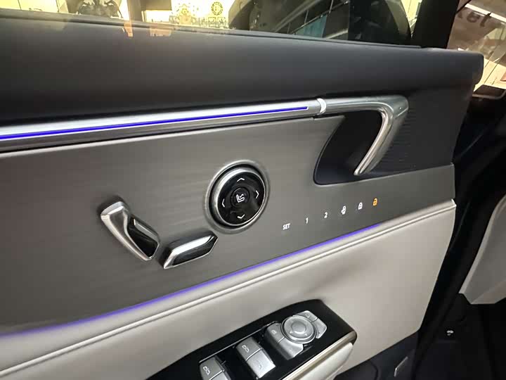 Buick GL8 Hybrid 2026 2026款 陆尊 奢享版