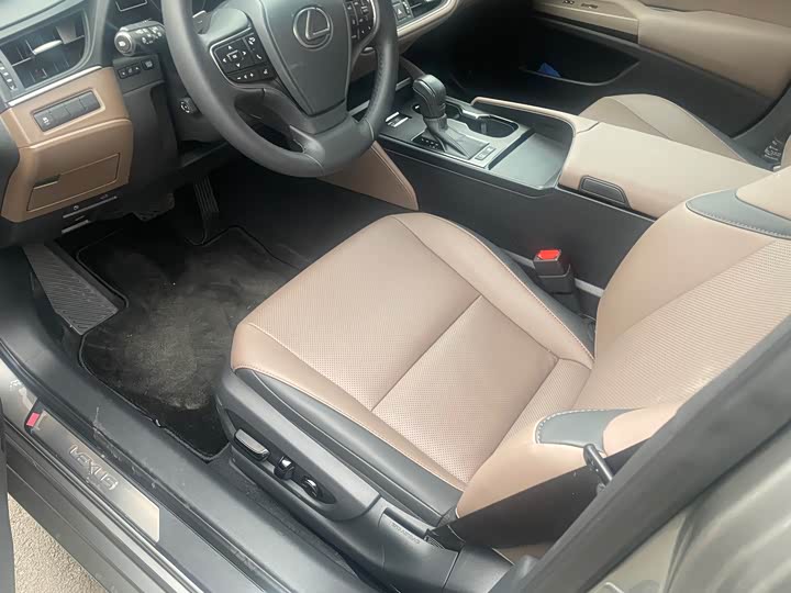 Lexus ES 2025 2025款 300h 臻享版