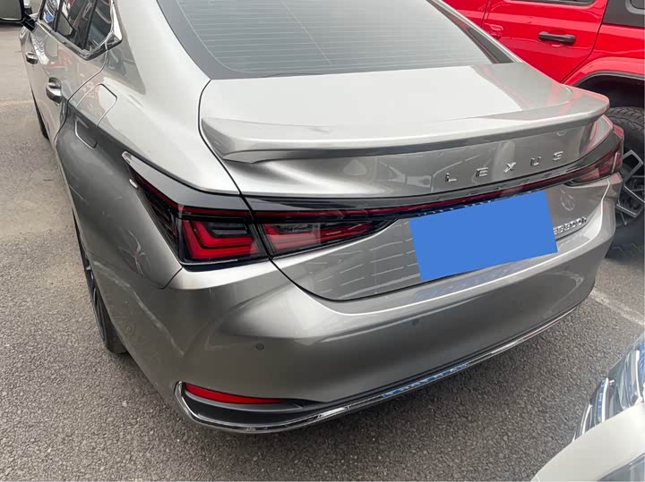 Lexus ES 2025 2025款 300h 臻享版