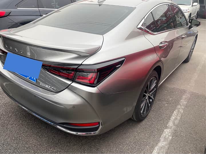 Lexus ES 2025 2025款 300h 臻享版