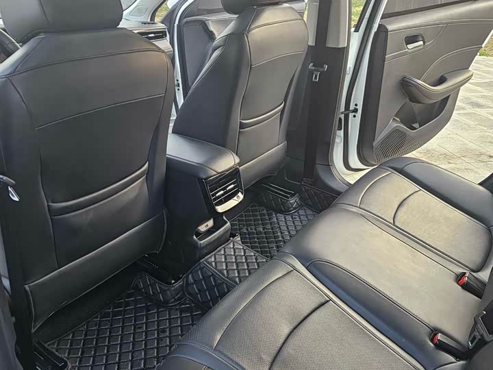 Roewe i5 2023 2023款 1.5L CVT尊荣版