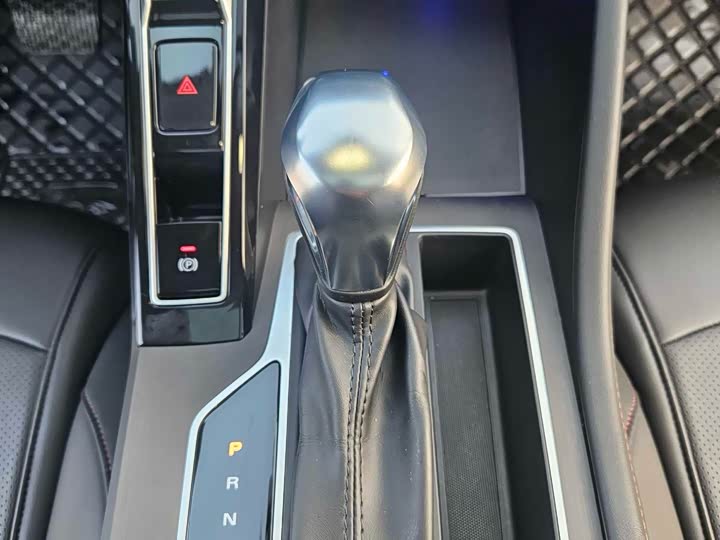 Roewe i5 2023 2023款 1.5L CVT尊荣版