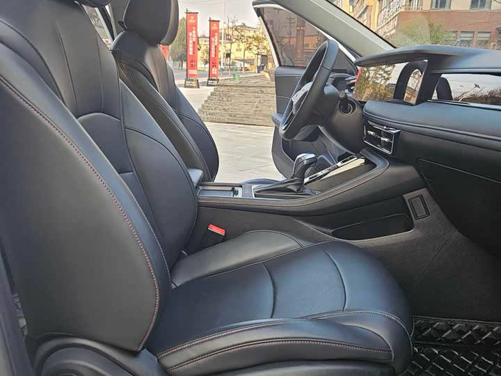 Roewe i5 2023 2023款 1.5L CVT尊荣版